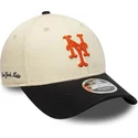 gorra-curva-beige-y-negra-snapback-9forty-m-crown-side-script-de-new-york-mets-mlb-de-new-era