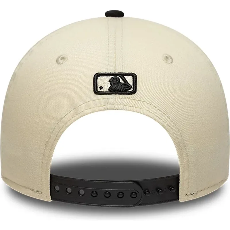 siltovky-zaoblena-bezova-snapback-9forty-m-crown-side-script-new-york-mets-mlb-new-era