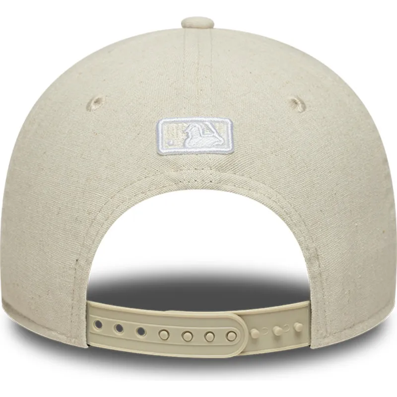 cap-zaoblena-beige-snapback-9forty-m-crown-linen-new-york-yankees-mlb-new-era