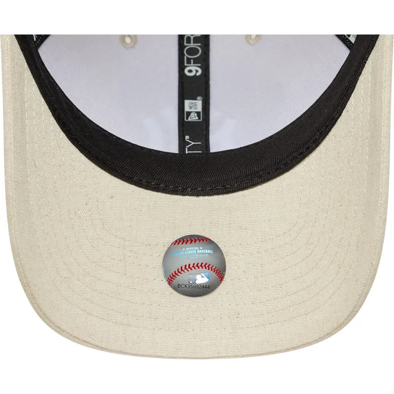 cap-zaoblena-beige-snapback-9forty-m-crown-linen-new-york-yankees-mlb-new-era