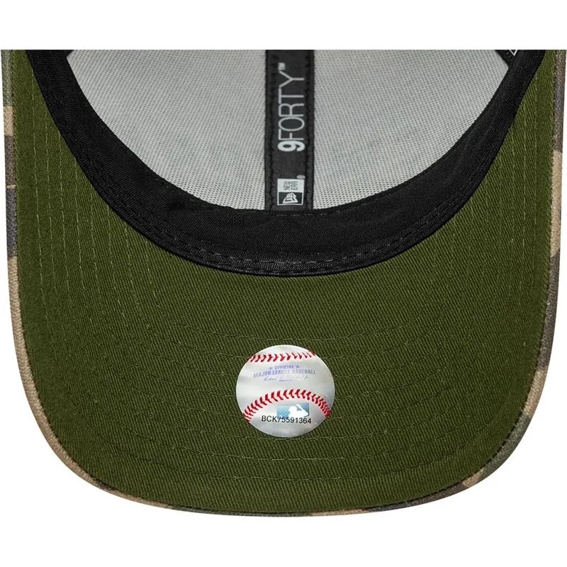cap-zaoblena-camouflage-snapback-9forty-m-crown-wordmark-new-york-yankees-mlb-new-era