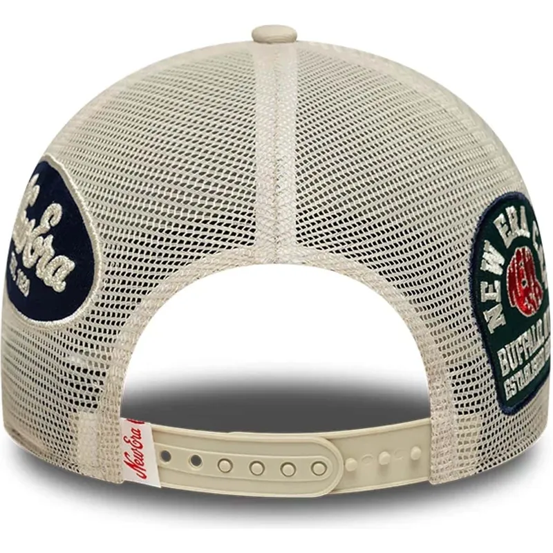beige-trucker-cap-9forty-m-crown-a-frame-multi-patch-von-new-era