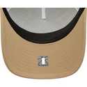 siltovka-zaoblena-bezova-snapback-9forty-m-crown-a-frame-los-angeles-lakers-nba-new-era