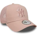 gorra-trucker-rosa-con-logo-rosa-a-frame-outline-de-new-york-yankees-mlb-de-new-era
