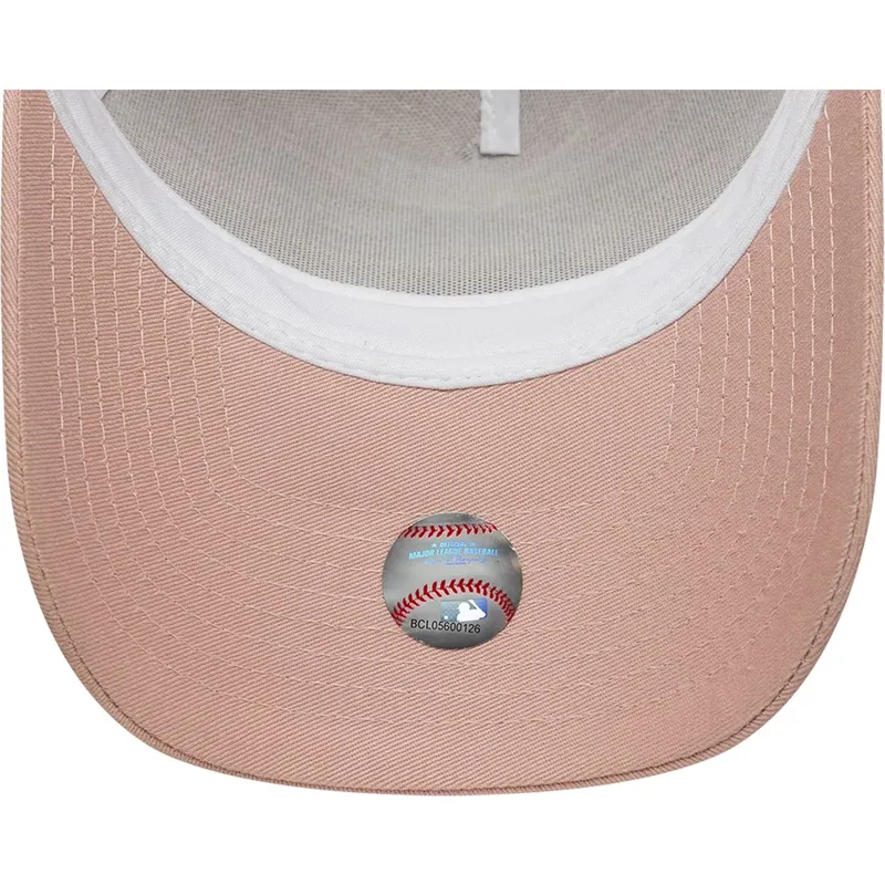 cap-zaoblena-pink-snapback-a-frame-outline-new-york-yankees-mlb-new-era