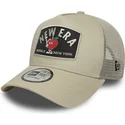 gorra-trucker-beige-a-frame-summer-patch-de-new-era