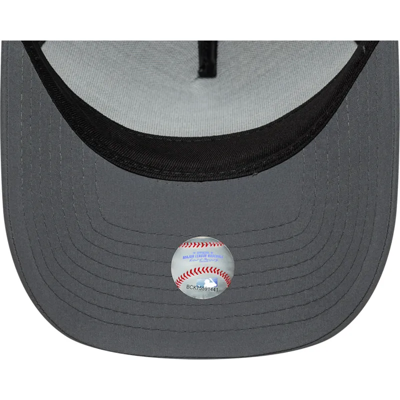 siltovky-zaoblena-kamionista-siva-snapback-a-frame-sport-new-york-yankees-mlb-new-era