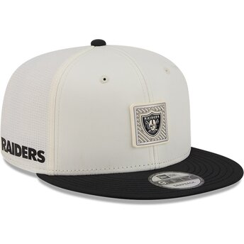 Beige und schwarze flache Snapback-Kappe 9FIFTY Training Pack 2026 der Las Vegas Raiders NFL von New Era