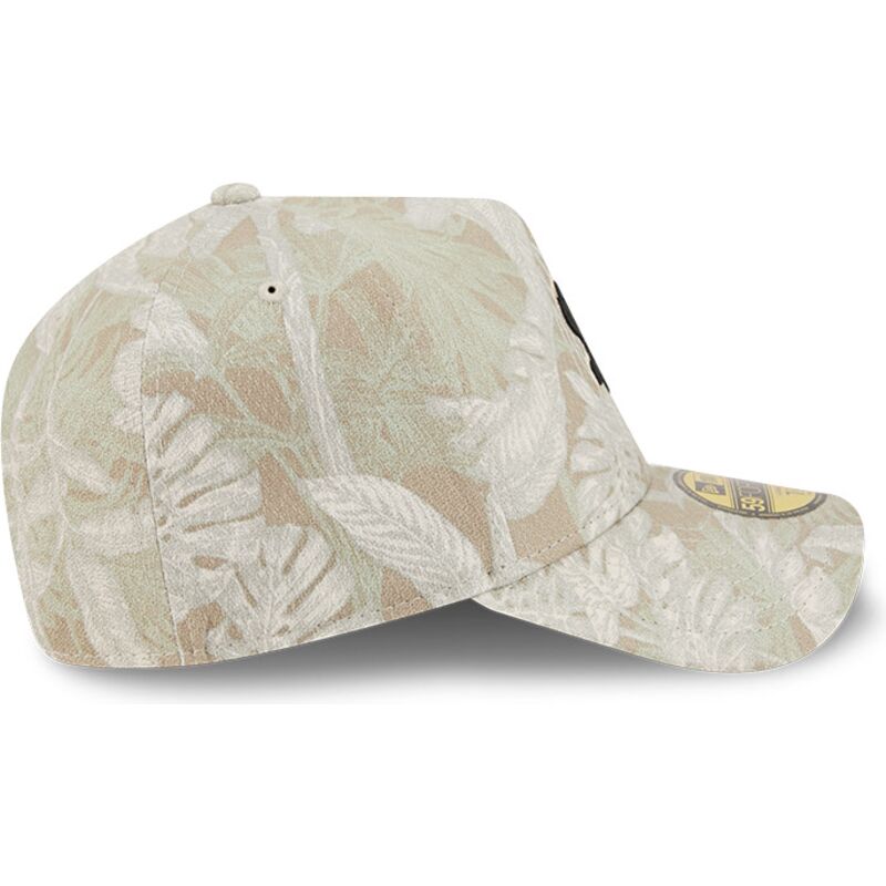 cap-zaoblena-beige-ajustada-59forty-a-frame-leafy-palm-chicago-white-sox-mlb-new-era cap-zaoblena-beige-ajustada-59forty-a-frame-leafy-palm-chicago-white-sox-mlb-new-era