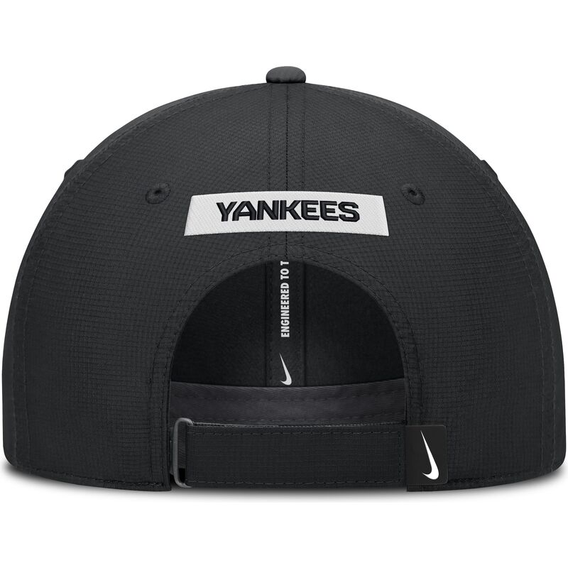 cap-zaoblena-black-adjustable-strap-primetime-club-structured-uv-poly-ripstop-new-york-yankees-mlb-nike