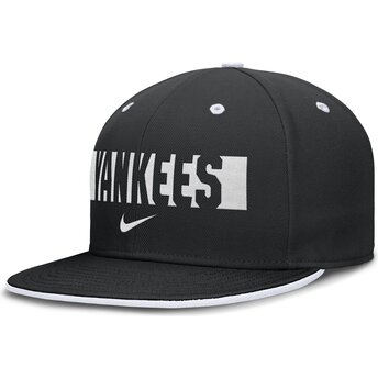 Schwarze flache Kappe verstellbar Primetime Dri-Fit True Structured Round Bill von New York Yankees MLB von Nike