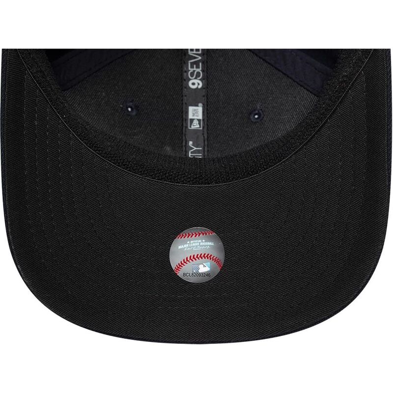 siltovka-zaoblena-tmavomodra-snapback-9seventy-stretch-snap-player-replica-new-york-yankees-mlb-new-era