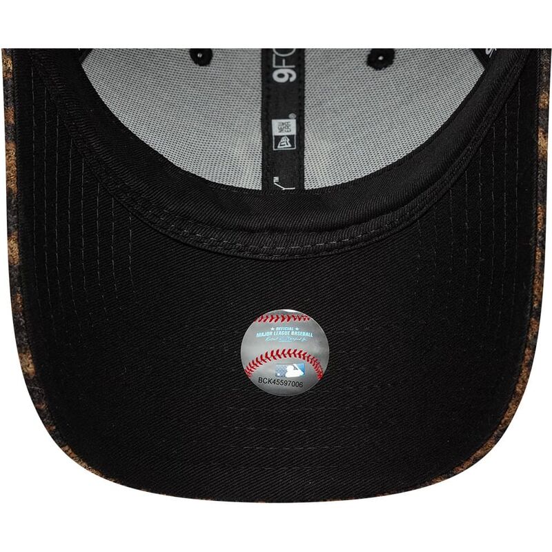 siltovka-zaoblena-leopardi-nastavitelny-9forty-leopard-cosy-new-york-yankees-mlb-new-era