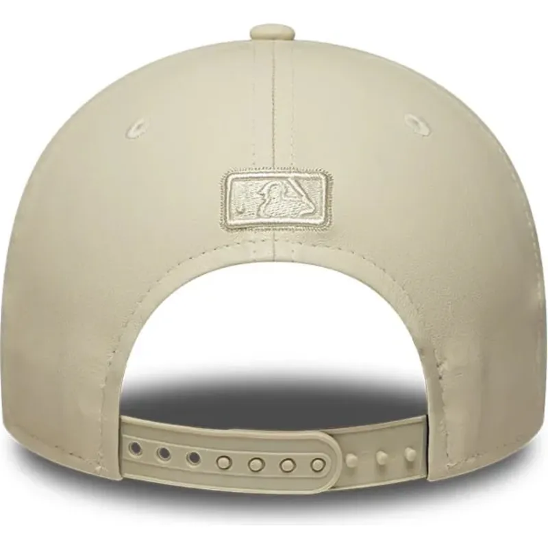 siltovka-zaoblena-bezova-snapback-9forty-m-crown-pu-diamante-los-angeles-dodgers-mlb-new-era siltovka-zaoblena-bezova-snapback-9forty-m-crown-pu-diamante-los-angeles-dodgers-mlb-new-era