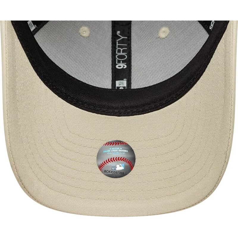 siltovka-zaoblena-bezova-snapback-9forty-m-crown-pu-diamante-los-angeles-dodgers-mlb-new-era siltovka-zaoblena-bezova-snapback-9forty-m-crown-pu-diamante-los-angeles-dodgers-mlb-new-era
