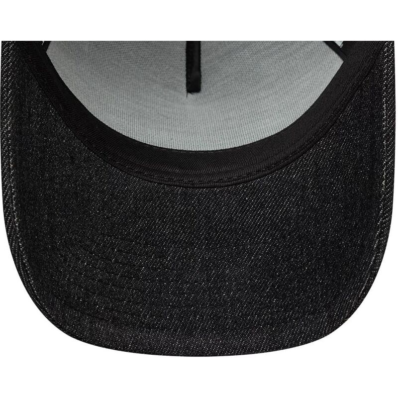siltovka-zaoblena-cierna-snapback-a-frame-patch-denim-new-era