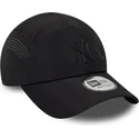 siltovka-zaoblena-cierna-snapback-runner-tech-midi-new-york-yankees-mlb-new-era