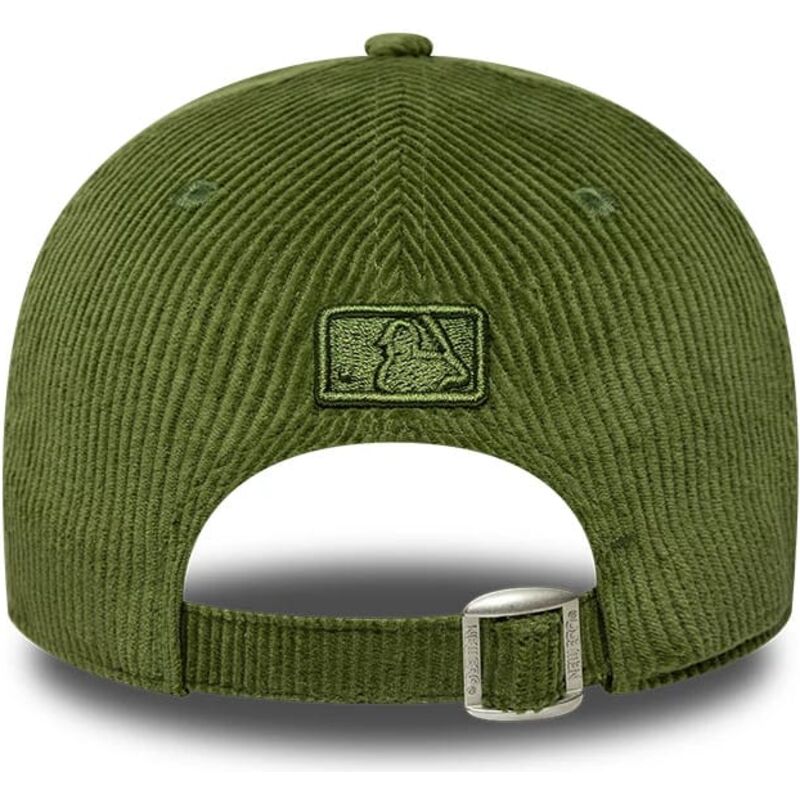 siltovka-zaoblena-zelena-nastavitelny-9forty-m-crown-cord-new-york-yankees-mlb-new-era siltovka-zaoblena-zelena-nastavitelny-9forty-m-crown-cord-new-york-yankees-mlb-new-era