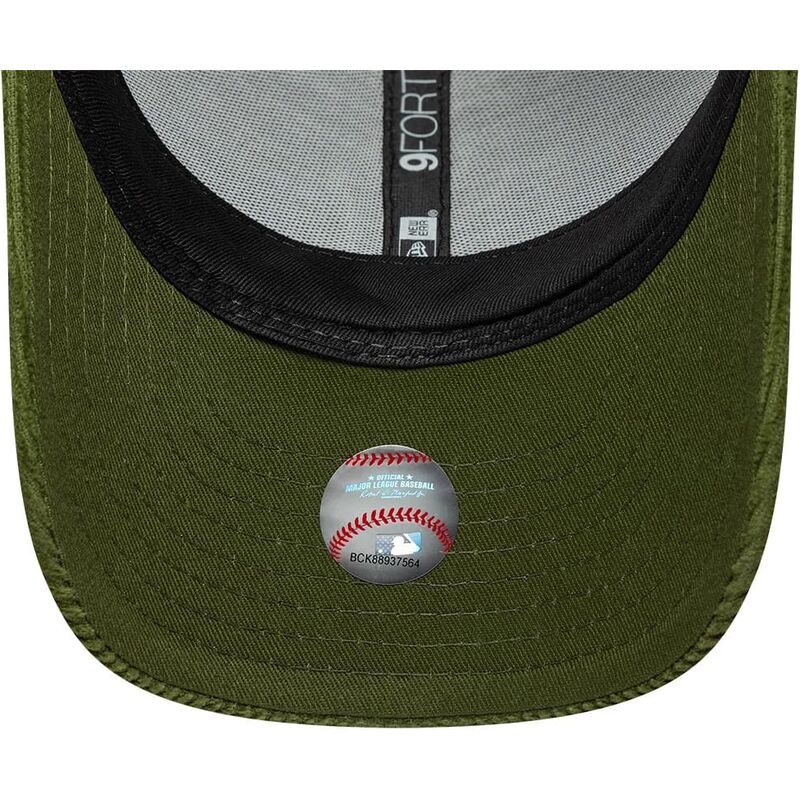 siltovka-zaoblena-zelena-nastavitelny-9forty-m-crown-cord-new-york-yankees-mlb-new-era siltovka-zaoblena-zelena-nastavitelny-9forty-m-crown-cord-new-york-yankees-mlb-new-era