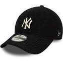 siltovka-zaoblena-cierna-snapback-9forty-winter-borg-new-york-yankees-mlb-new-era