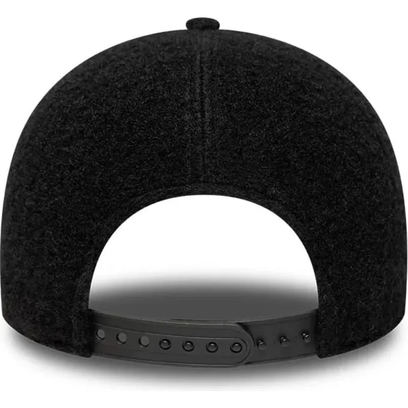 siltovka-zaoblena-cierna-snapback-9forty-winter-borg-new-york-yankees-mlb-new-era