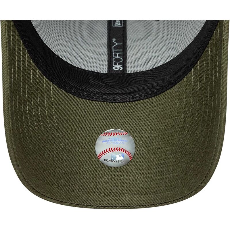 siltovka-zaoblena-zelena-nastavitelny-9forty-outline-camo-new-york-yankees-mlb-new-era siltovka-zaoblena-zelena-nastavitelny-9forty-outline-camo-new-york-yankees-mlb-new-era