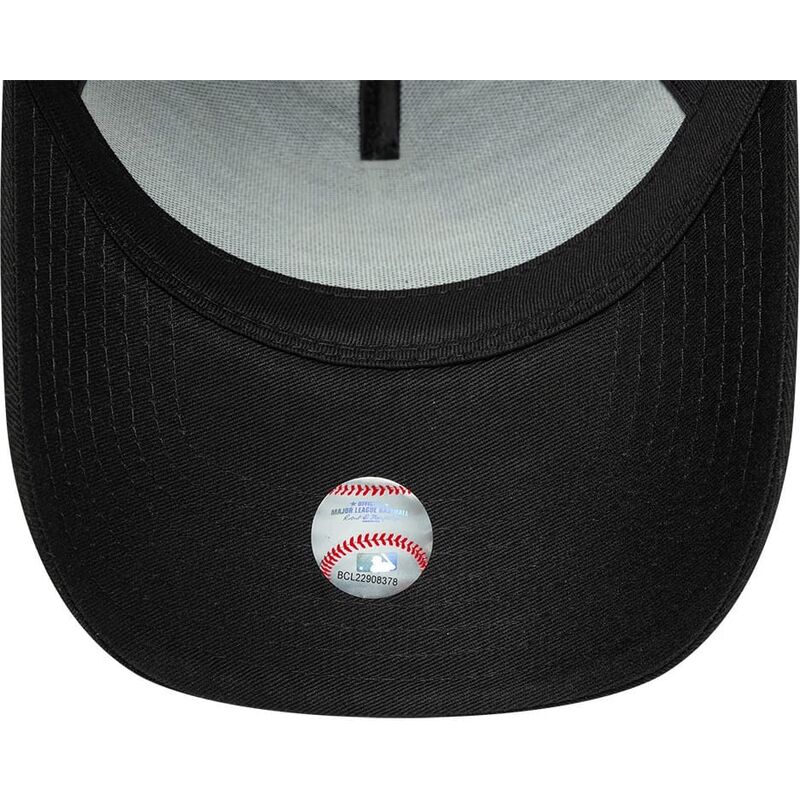 siltovka-zaoblena-cierna-snapback-dorado-e-frame-metallic-outline-new-york-yankees-mlb-new-era
