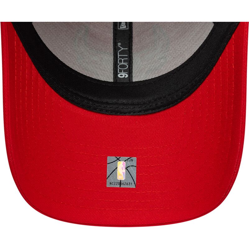 siltovka-zaoblena-cervena-nastavitelny-9forty-outline-chicago-bulls-nba-new-era