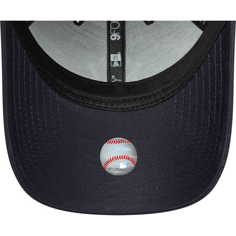 siltovka-zaoblena-tmavomodra-nastavitelny-9forty-outdoor-icon-new-york-yankees-mlb-new-era