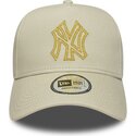 siltovka-zaoblena-bezova-snapback-dorado-e-frame-metallic-outline-new-york-yankees-mlb-new-era