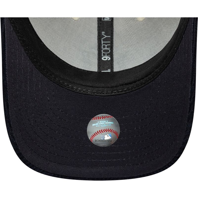 siltovka-zaoblena-bezova-nastavitelny-9forty-m-crown-cord-new-york-yankees-mlb-new-era siltovka-zaoblena-bezova-nastavitelny-9forty-m-crown-cord-new-york-yankees-mlb-new-era