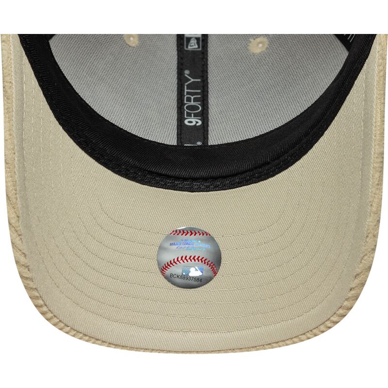 siltovka-zaoblena-bezova-nastavitelny-9forty-m-crown-cord-new-york-yankees-mlb-new-era siltovka-zaoblena-bezova-nastavitelny-9forty-m-crown-cord-new-york-yankees-mlb-new-era
