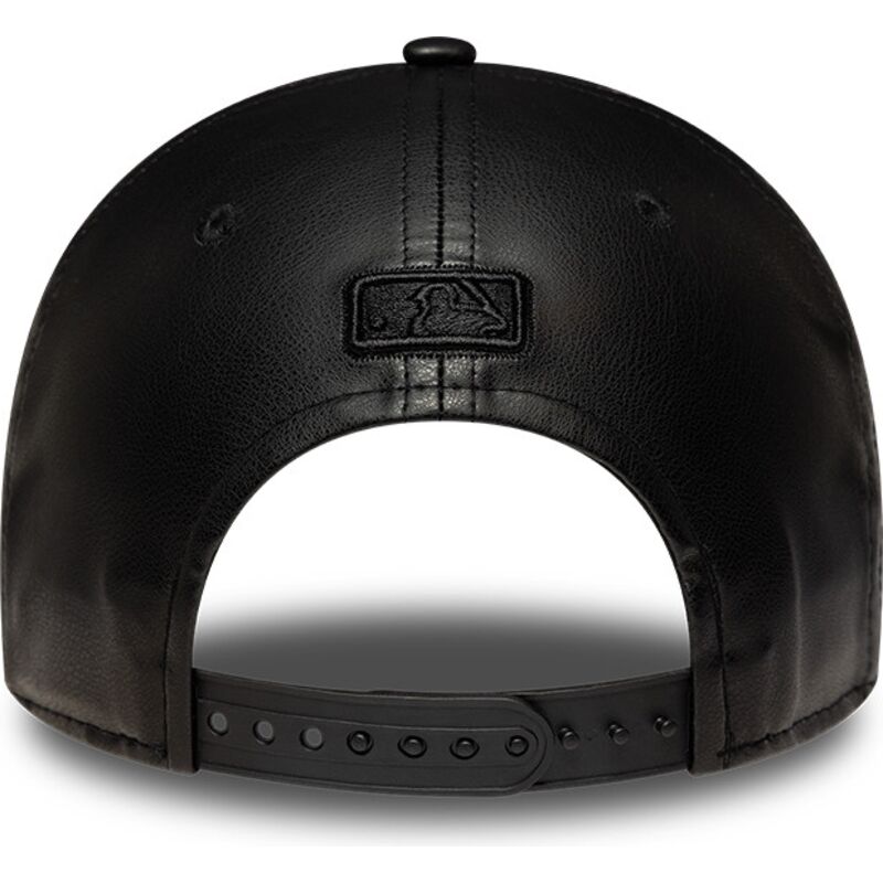 siltovka-zaoblena-cierna-snapback-9forty-m-crown-pu-diamante-new-york-yankees-mlb-new-era