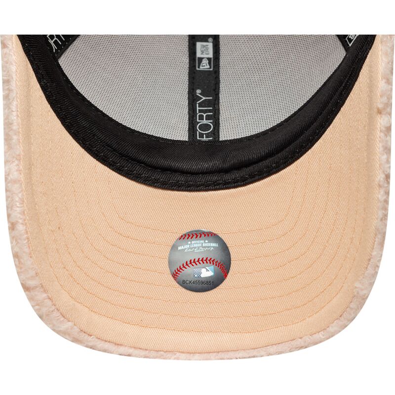 siltovka-zaoblena-ruzova-snapback-pre-deti-rosa-9forty-m-crown-winter-borg-new-york-yankees-mlb-new-era siltovka-zaoblena-ruzova-snapback-pre-deti-rosa-9forty-m-crown-winter-borg-new-york-yankees-mlb-new-era
