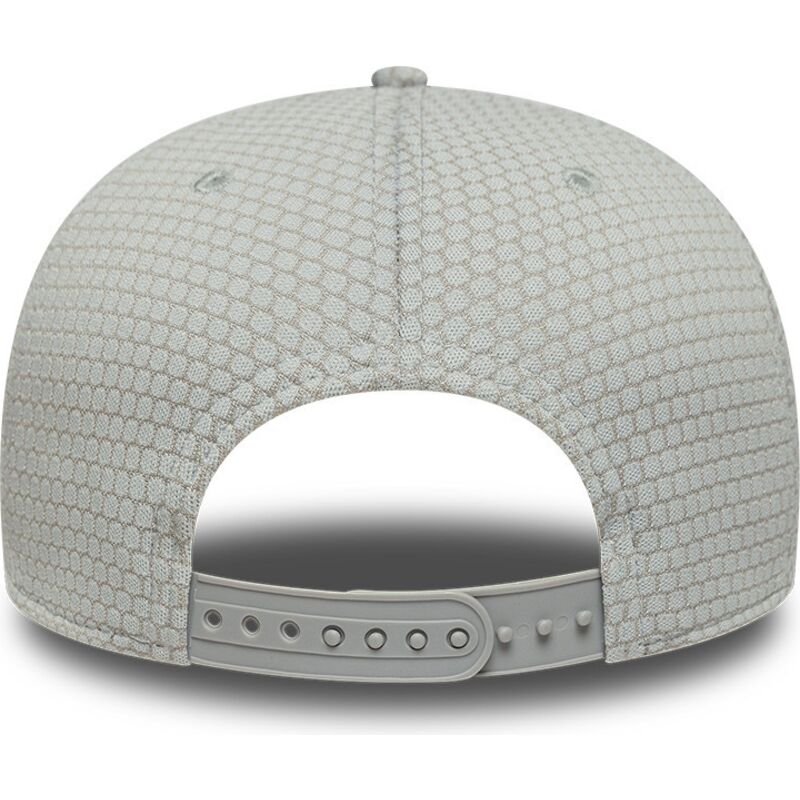 siltovka-zaoblena-siva-snapback-9seventy-stretch-snap-mesh-flawless-new-york-yankees-mlb-new-era
