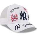 siltovka-zaoblena-biely-snapback-9forty-m-crown-a-frame-all-over-new-york-yankees-mlb-new-era