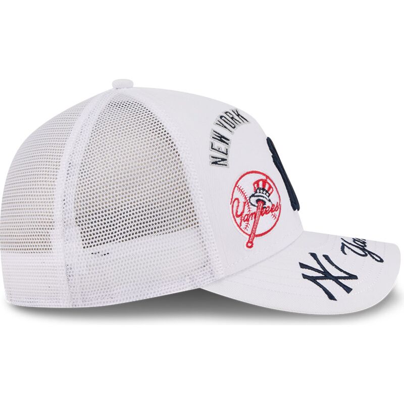 siltovka-zaoblena-biely-snapback-9forty-m-crown-a-frame-all-over-new-york-yankees-mlb-new-era