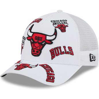 Šiltovka zaoblená biely snapback 9FORTY M-Crown A Frame All Over Chicago Bulls NBA New Era