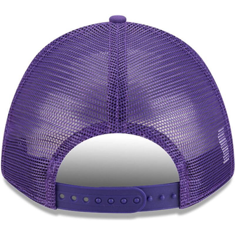 siltovka-zaoblena-fialova-snapback-9forty-m-crown-a-frame-all-over-los-angeles-lakers-nba-new-era