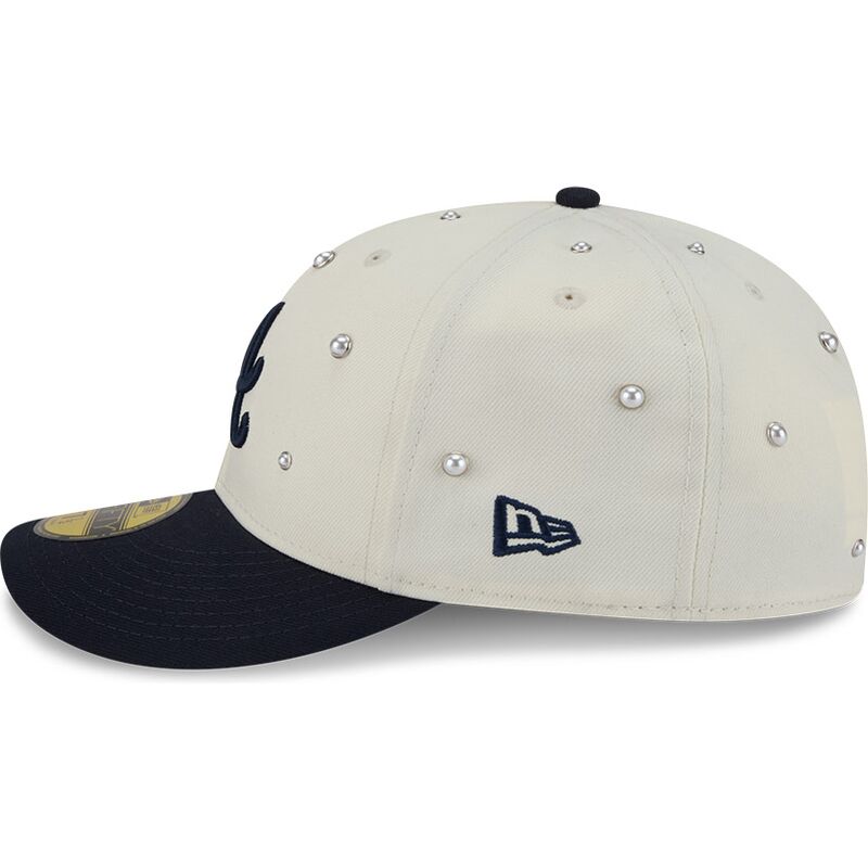 siltovka-zaoblena-bezova-upravena-59fifty-beads-na-lifestyle-f1-atlanta-braves-mlb-new-era