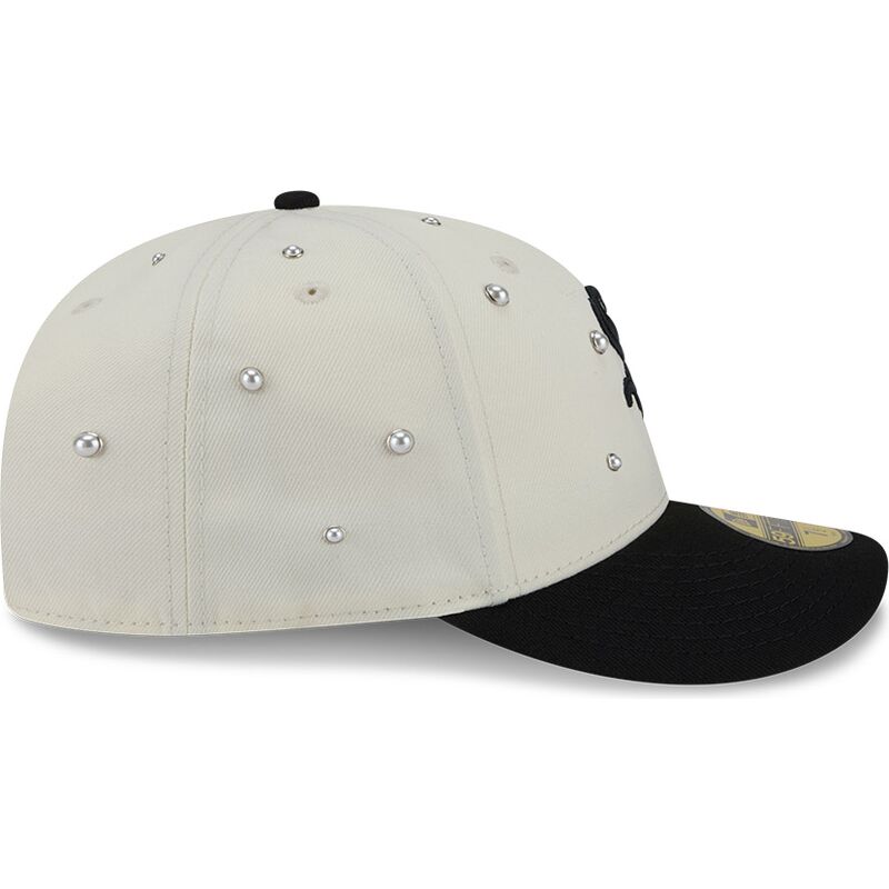 siltovka-zaoblena-bezova-upravena-59fifty-beads-na-lifestyle-f1-chicago-white-sox-mlb-new-era siltovka-zaoblena-bezova-upravena-59fifty-beads-na-lifestyle-f1-chicago-white-sox-mlb-new-era