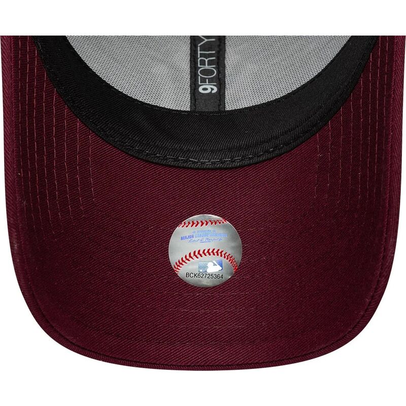 siltovka-zaoblena-cervena-nastavitelny-rosa-9forty-metallic-new-york-yankees-mlb-new-era