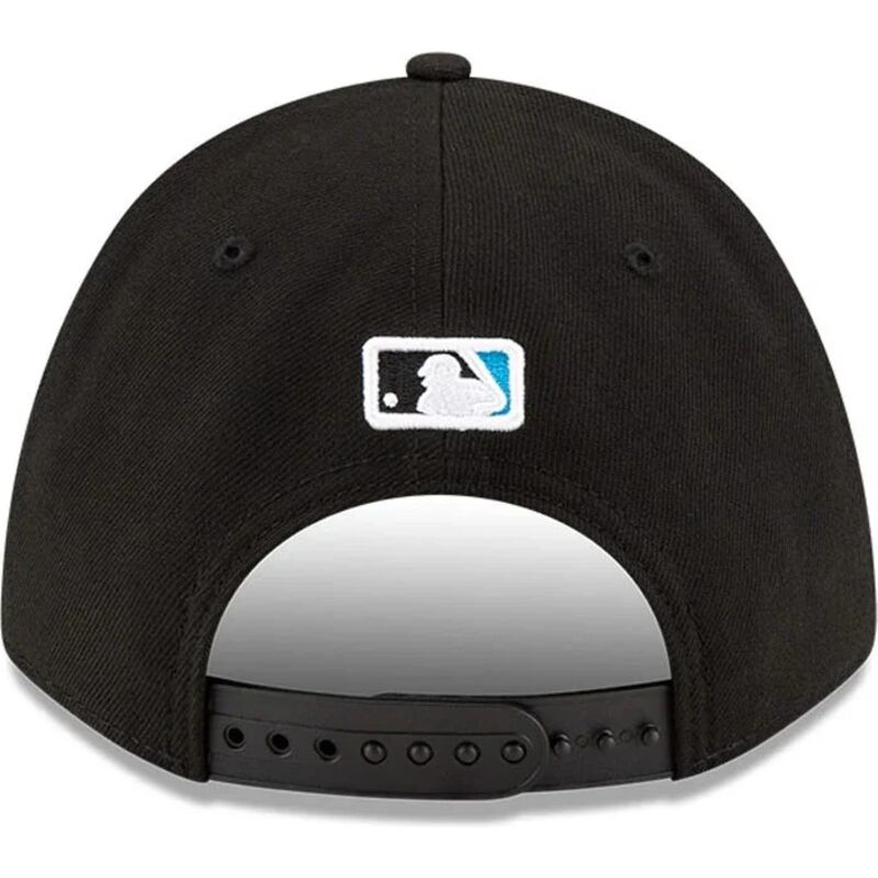 siltovka-zaoblena-cierna-snapback-9forty-m-crown-player-replica-miami-marlins-mlb-new-era