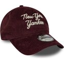 siltovka-zaoblena-cervena-nastavitelny-9twenty-a-frame-cord-script-new-york-yankees-mlb-new-era