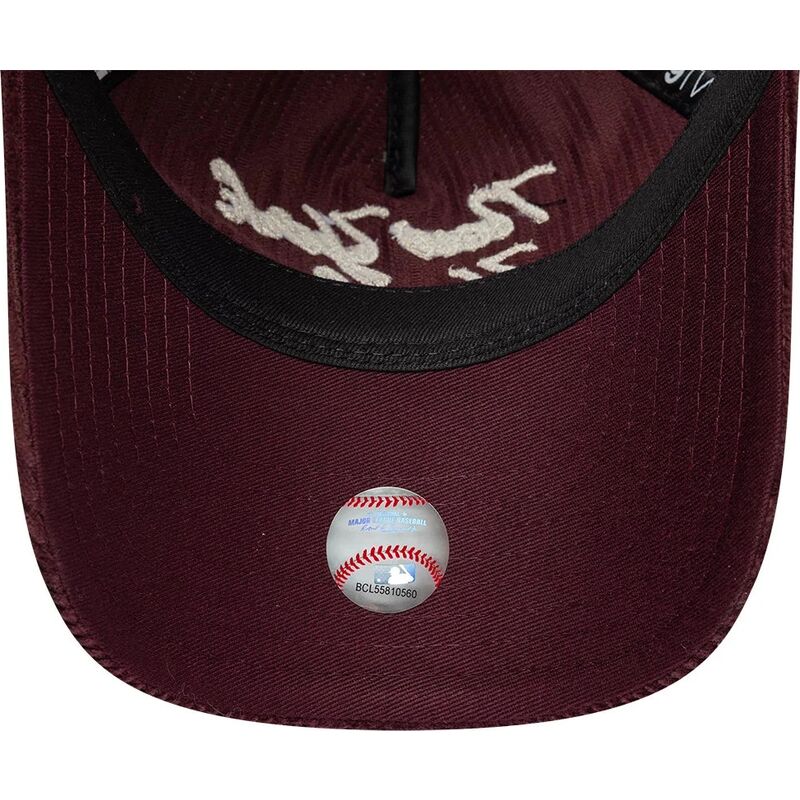 siltovka-zaoblena-cervena-nastavitelny-9twenty-a-frame-cord-script-new-york-yankees-mlb-new-era