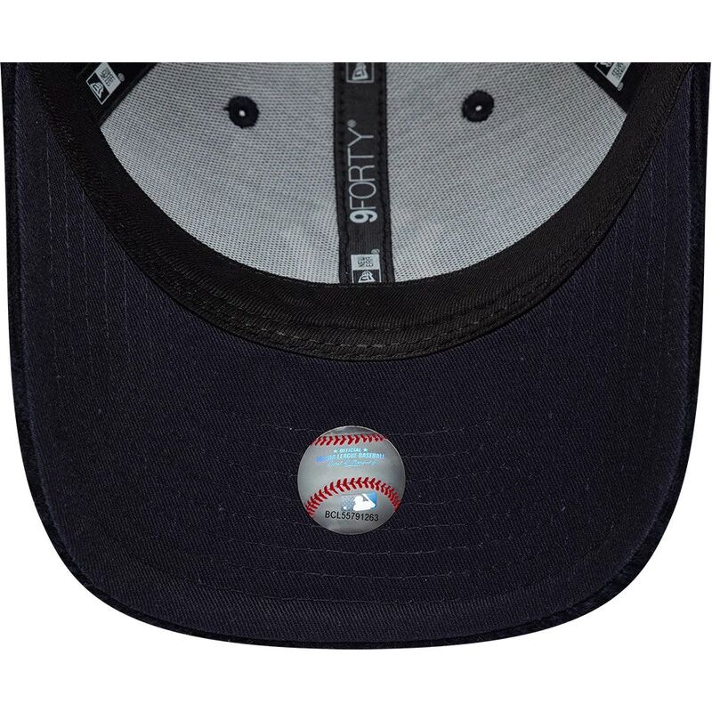 siltovka-zaoblena-tmavomodra-snapback-9forty-m-crown-cord-visor-new-york-yankees-mlb-new-era