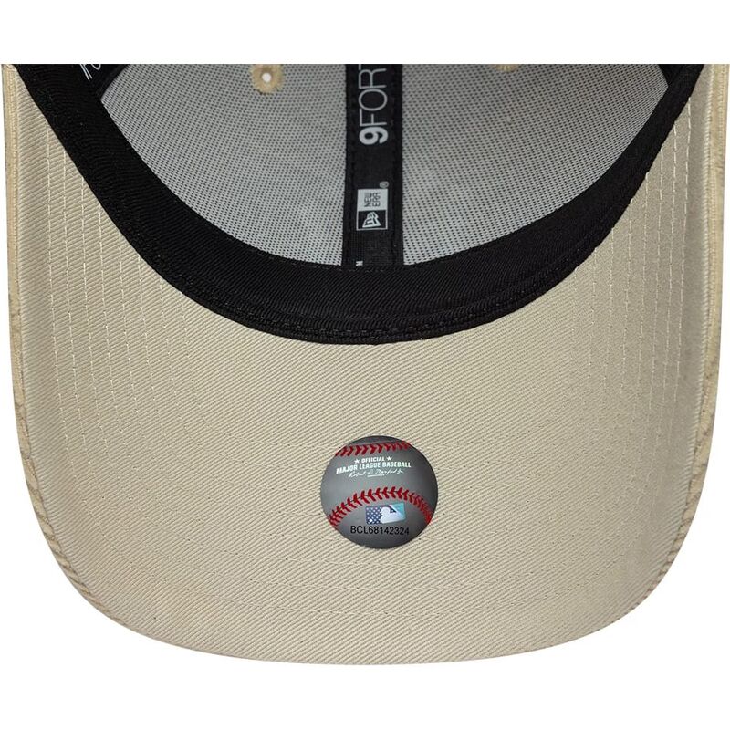 siltovka-zaoblena-bezova-snapback-9forty-entry-cord-new-york-yankees-mlb-new-era