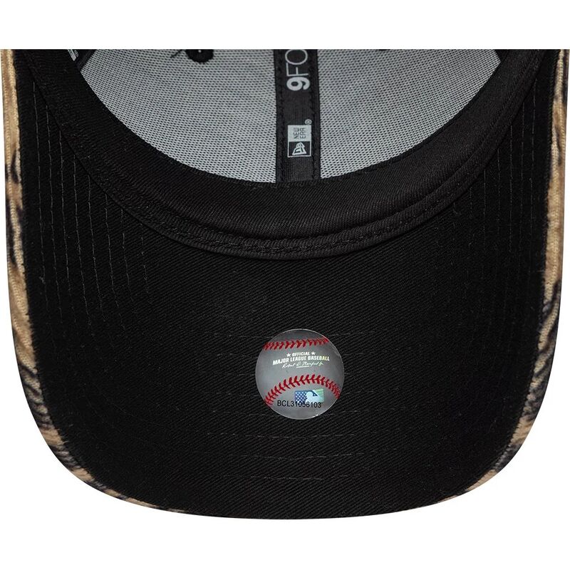siltovka-zaoblena-leopardi-nastavitelny-9forty-ocelot-print-new-york-yankees-mlb-new-era