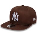 siltovka-rovna-hneda-snapback-9fifty-original-fit-league-essential-new-york-yankees-mlb-new-era