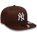 siltovka-rovna-hneda-snapback-9fifty-original-fit-league-essential-new-york-yankees-mlb-new-era